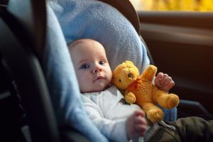 Despre scaunul auto pentru bebe: varianta clasică sau Isofix?
