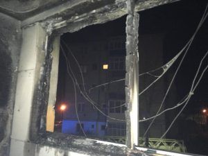 13 persoane intoxicate cu fum au ajuns la spital, alte 21 evacuate dintr-un bloc din Târnăveni