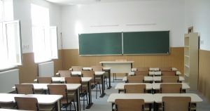 10 școli din județul Alba au fost închise din cauza gripei