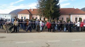 Protest în faţa Primăriei Apold faţă de starea drumurilor comunale spre satele Daia şi Vulcan