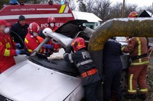 FOTO: Accident cu o victimă încarcerată în Jabenița!