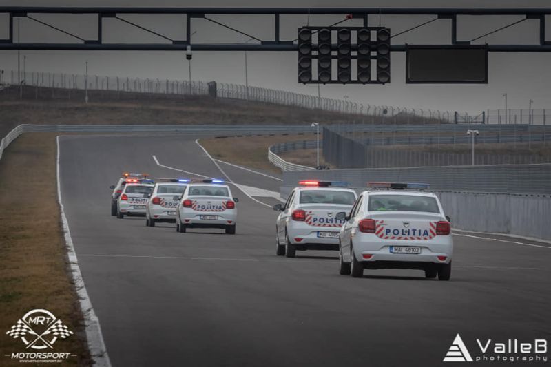 FOTO: Cursuri de conducere pentru polițiști, pe circuitul ”Transilvania Motor Ring”