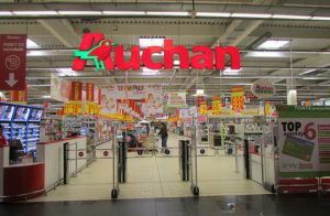 Auchan anunță case dedicate pentru vârstnici și ONG-uri!