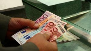 Coronavirus: Două bănci românești amână plata ratelor!