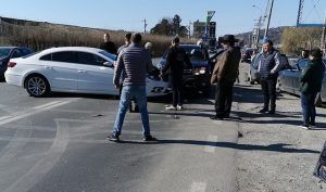 VIDEO, FOTO: Accident între două mașini și un autobuz lângă Corunca!