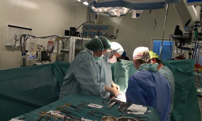 EMOȚIONANT. Bebeluși operați de echipa doctorului Horațiu Suciu! FOTO