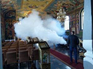 Acțiune de dezinfecție a lăcașurilor de cult din Aluniș