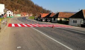 Sighișoara: Marcaje rutiere noi pe DN 13 E60!