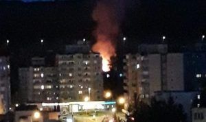Târgu Mureș: Incendiu pe o suprafață de 1.000 de metri pătrați în cartierul Tudor!