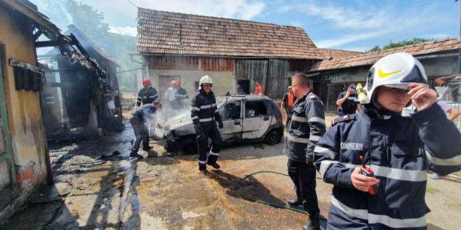 Autoturism în flăcări la Sovata