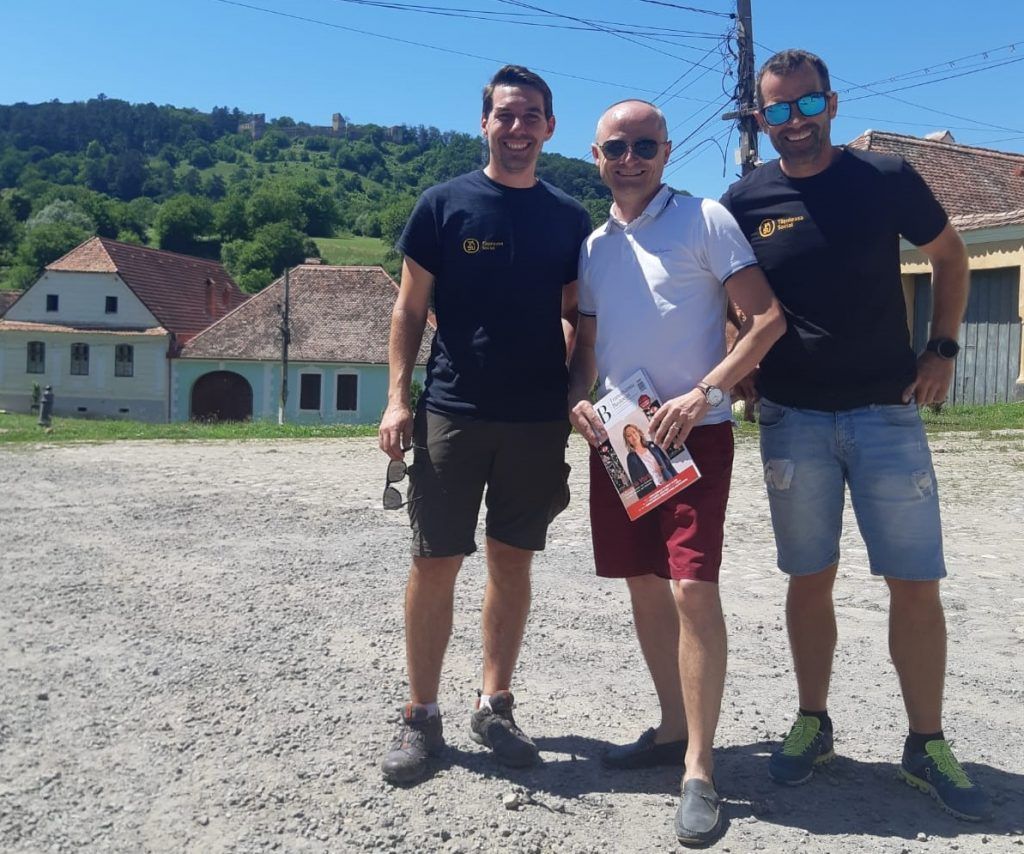 Bornele Via Transilvanica poposesc domol și la Saschiz