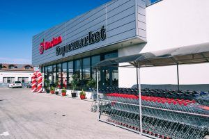 Un nou supermarket Darina, modern, dotat și cu linie de mâncăruri calde