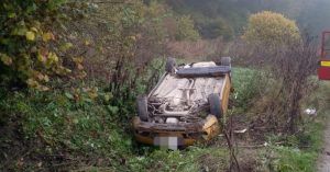 Mașină răsturnată în Șaeș