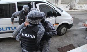 Român urmărit internațional pentru peste 50 de furturi