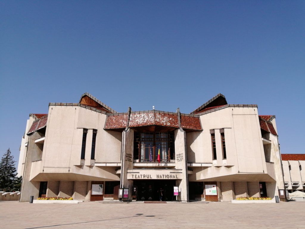 Teatrul Național și-a suspendat temporar activitatea