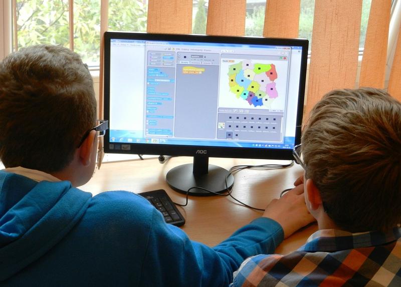 Noutăți despre strategia pentru digitalizarea educației românești