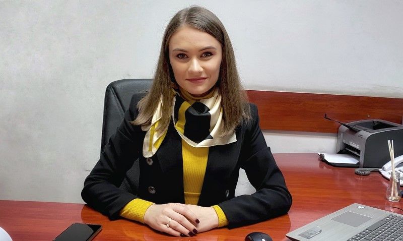 INTERVIU cu târgumureșeanca Andreea Ștefan, ”vocea” Prefecturii Sibiu