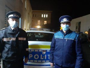 Un băiețel rătăcit, găsit de doi polițiști din Mureș!
