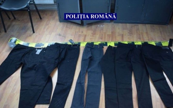 Mureș: Contrabandă cu haine și bijuterii contrafăcute!
