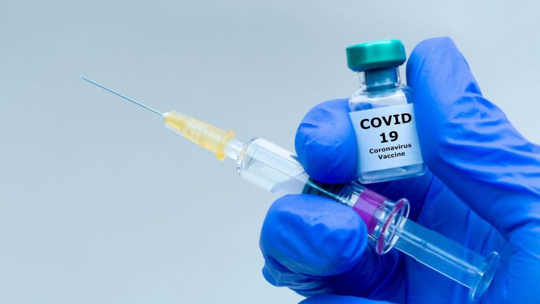 O româncă vaccinată împotriva COVID-19 a decedat în aceeași zi
