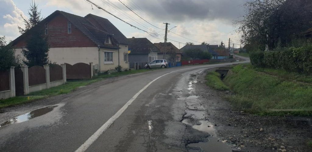 Demersuri pentru modernizarea unui drum vital Câmpiei din Mureș