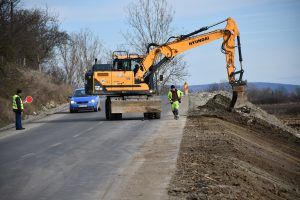 VIDEO: De la hârtoape la drum neted, între Ungheni și Târnăveni