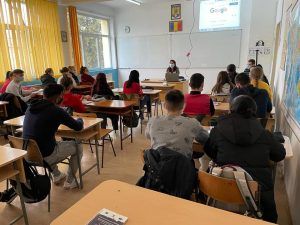 Activitate de prevenire a traficului de persoane într-un liceu din Mureș