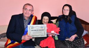 VIDEO: Cea mai longevivă femeie din Mureș, sărbătorită la început de primăvară