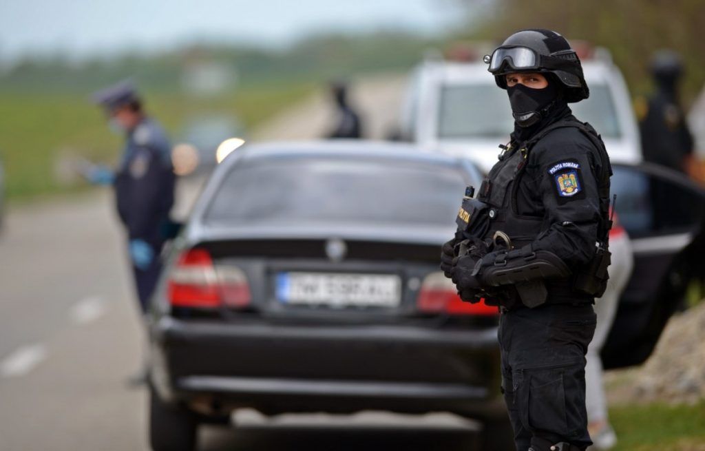 Mureșean arestat pentru furtul unor autoturisme și conducere fără permis