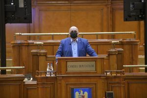Florin Buicu acuză Guvernul de blocarea legii care acordă măști pentru persoane defavorizate