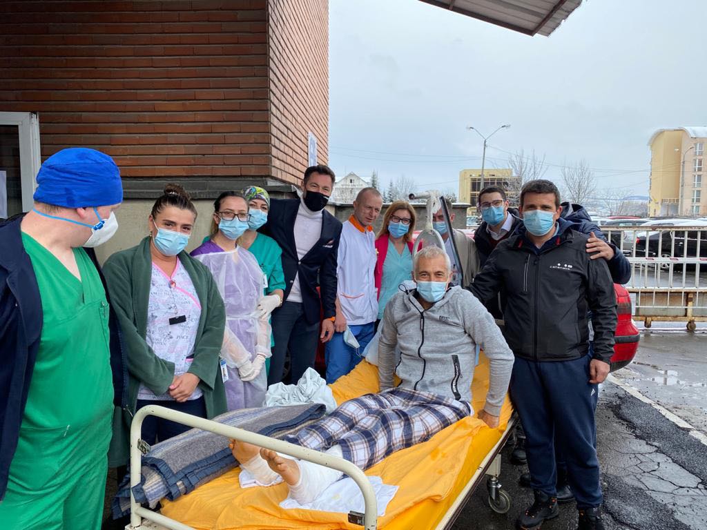 Copilot bulgar accidentat la Raliul Brașovului, ”reparat” de echipa doctorului Tiberiu Bățagă