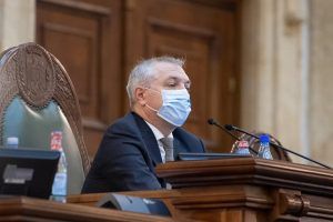 Senatorul Leonard Azamfirei, interpelare despre reluarea curselor TAROM între Târgu Mureș și București