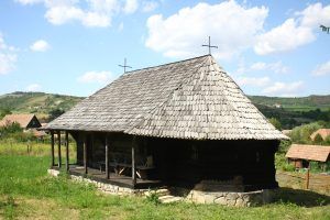 Biserica de lemn de la Culpiu, salvată de credincioşi