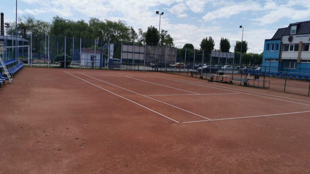 Terenurile de tenis de la ”Weekend”, modernizate
