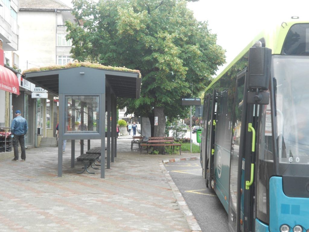Stații de autobuz amenajate în Luduș