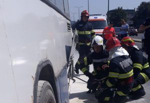 Târgu Mureș: Motorul unui autobuz a luat foc