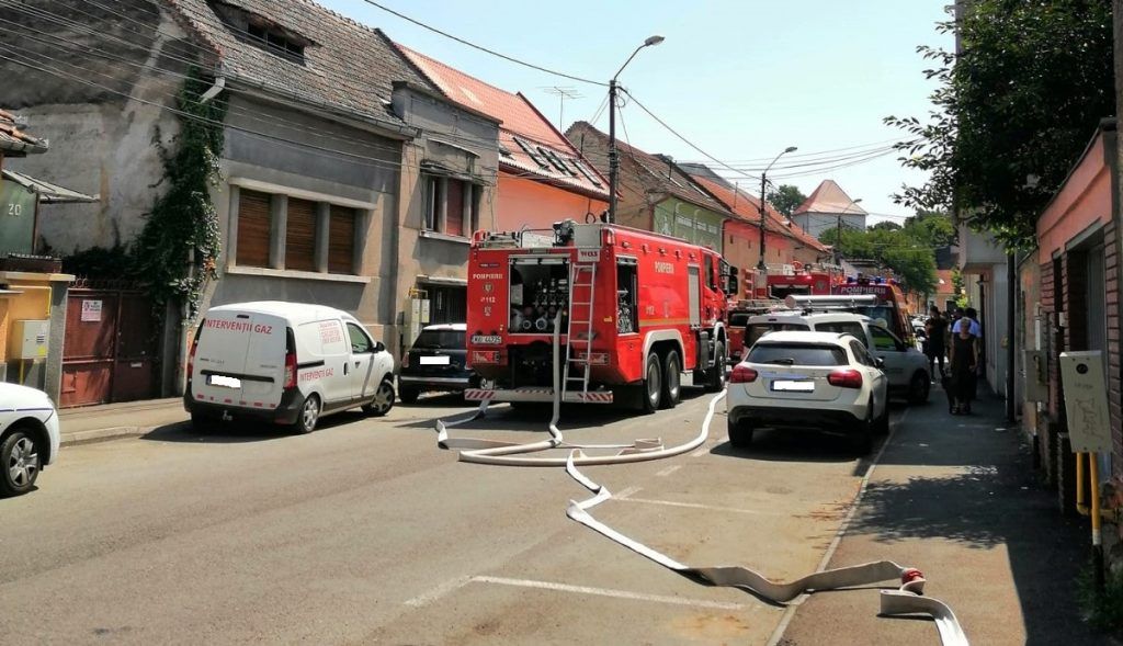 Incendiu pe strada Mihai Eminescu din Târgu Mureș. 13 persoane, autoevacuate!