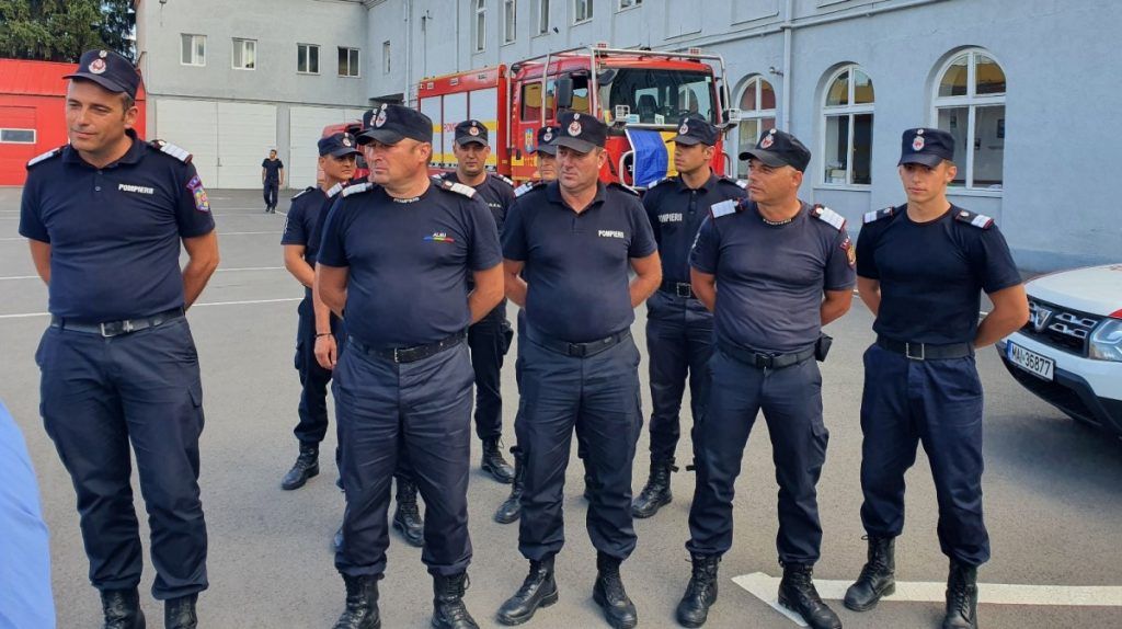 Cei zece pompieri mureșeni au ajuns cu bine acasă din Grecia