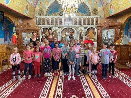 FOTO: Clipe de bucurie pentru copiii din Dumbrava la prima ediție a Școlii de Vară