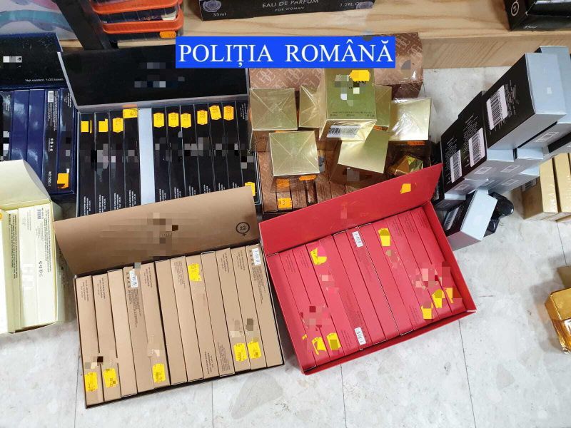 Parfumuri contrafăcute, confiscate de Poliția Mureș