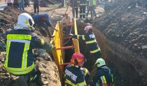 Muncitor din Ceuașu de Câmpie, aproape să fie îngropat de viu