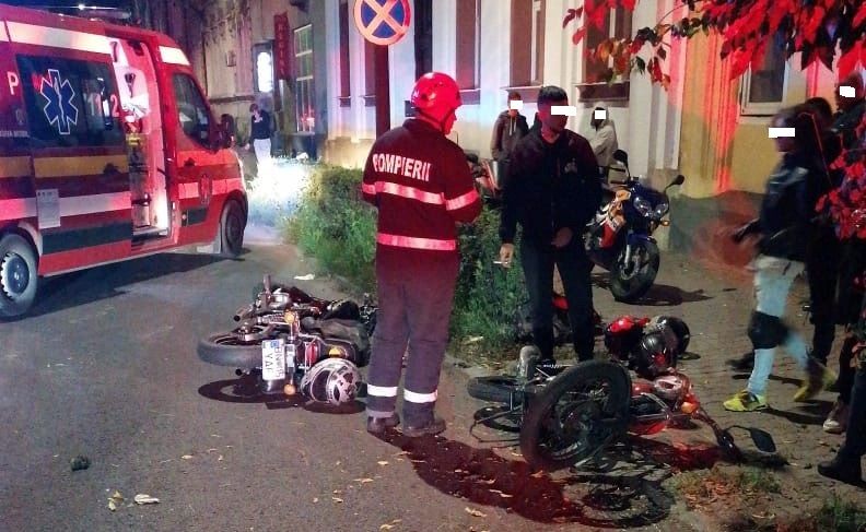 UPDATE: Accident cu motociclete, pe strada Revoluției