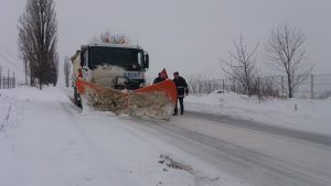 Firmă cu un angajat, contract de 6,7 milioane de euro pentru deszăpezirea drumurilor naționale din Mureș