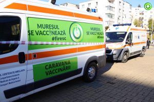 Caravana vaccinării, în fața Catedralei ”Învierea Domnului” din Tudor!