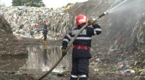 Incendiu de trei ore la groapa de gunoi din Sighișoara