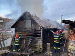 Incendiu într-o gospodărie din Sărmășel Gară