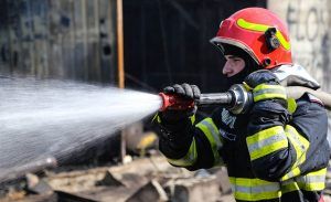 Incendiu la o fabrică de mobilă din județul Mureș