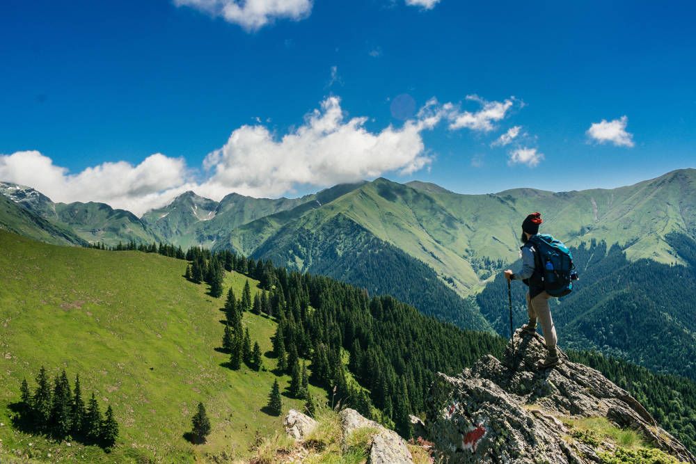 Mureș: Prima platformă de interacțiune a pasionaților de drumeție, schi și alpinism cu ghizi certificați