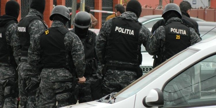 Percheziții pentru trafic de arme în județul Mureș!