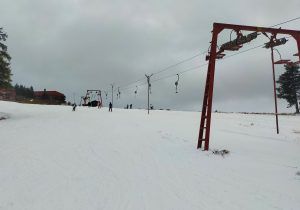 Pârtie de schi deschisă la 93 de kilometri de Sovata